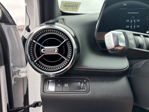 Used 2026 Chevrolet Equinox LT image 23