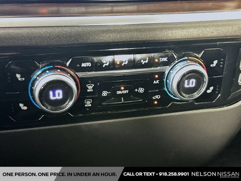 Used 2022 GMC Sierra 1500 SLT AWD/4WD image 16