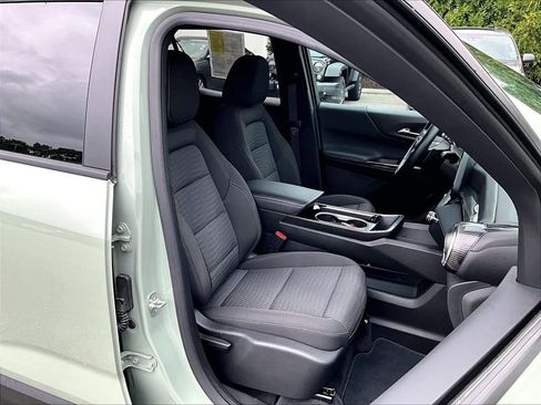 Used 2025 Chevrolet Equinox LT AWD/4WD image 11