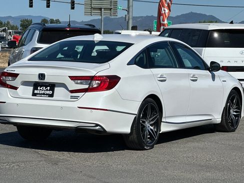 Used 2022 Honda Accord Touring image 4