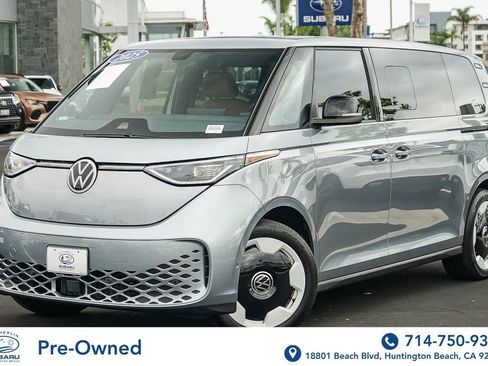 Used 2025 Volkswagen ID. Buzz Pro S RWD image 1