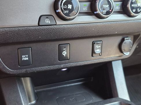 Used 2017 Toyota Tacoma TRD Off-Road w/ Tow Package image 37