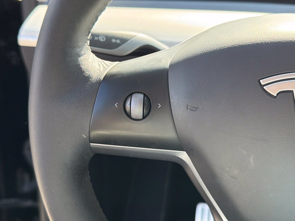 Used 2023 Tesla Model Y Performance AWD/4WD image 25