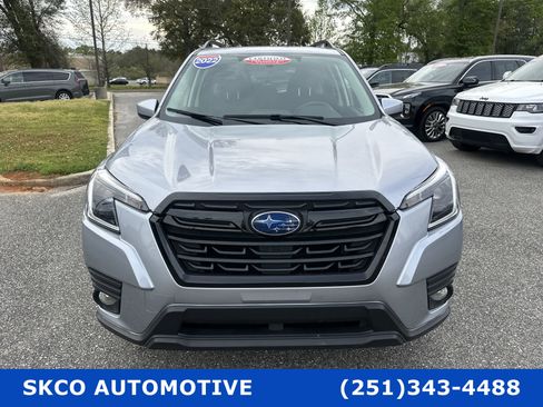 Used 2022 Subaru Forester Premium image 8