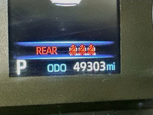 Used 2025 Toyota Corolla LE FWD image 18