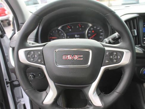 Used 2023 GMC Terrain SLT image 18