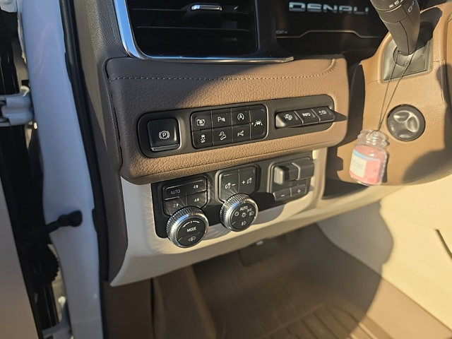 Certified 2024 GMC Yukon Denali w/ Advanced Technology Package AWD/4WD image 14