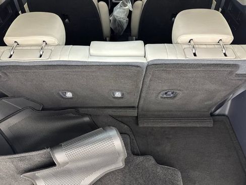 Used 2023 Hyundai Palisade Limited w/ Cargo Package FWD image 27