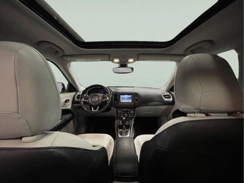 Used 2021 Jeep Compass Latitude w/ Sun and Sound Group FWD image 17