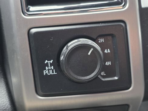 Used 2018 Ford F150 Platinum w/ Equipment Group 701A Luxury image 21