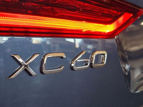 New 2026 Volvo XC60 B5 Ultra w/ Protection Package Premier AWD/4WD image 14