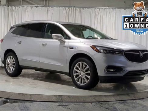 Used 2021 Buick Enclave Premium w/ Sun and Sites Package image 2