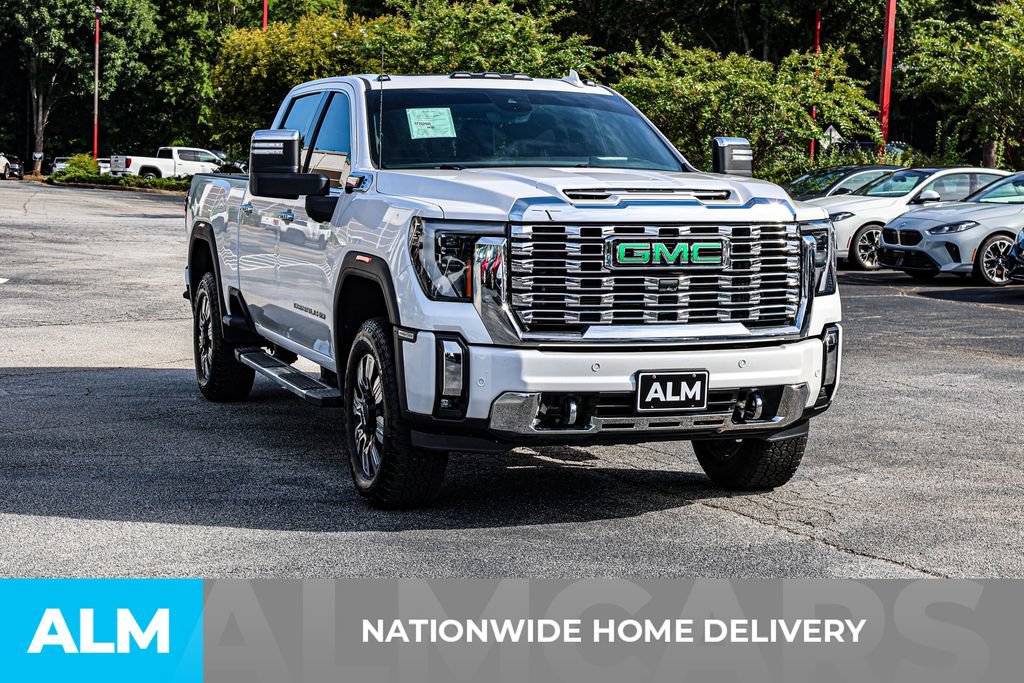 Used 2024 GMC Sierra 3500 Denali w/ Technology Package AWD/4WD image 4
