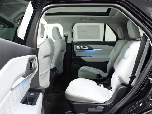 New 2026 Ford Explorer Platinum w/ LUX Leather Package image 13