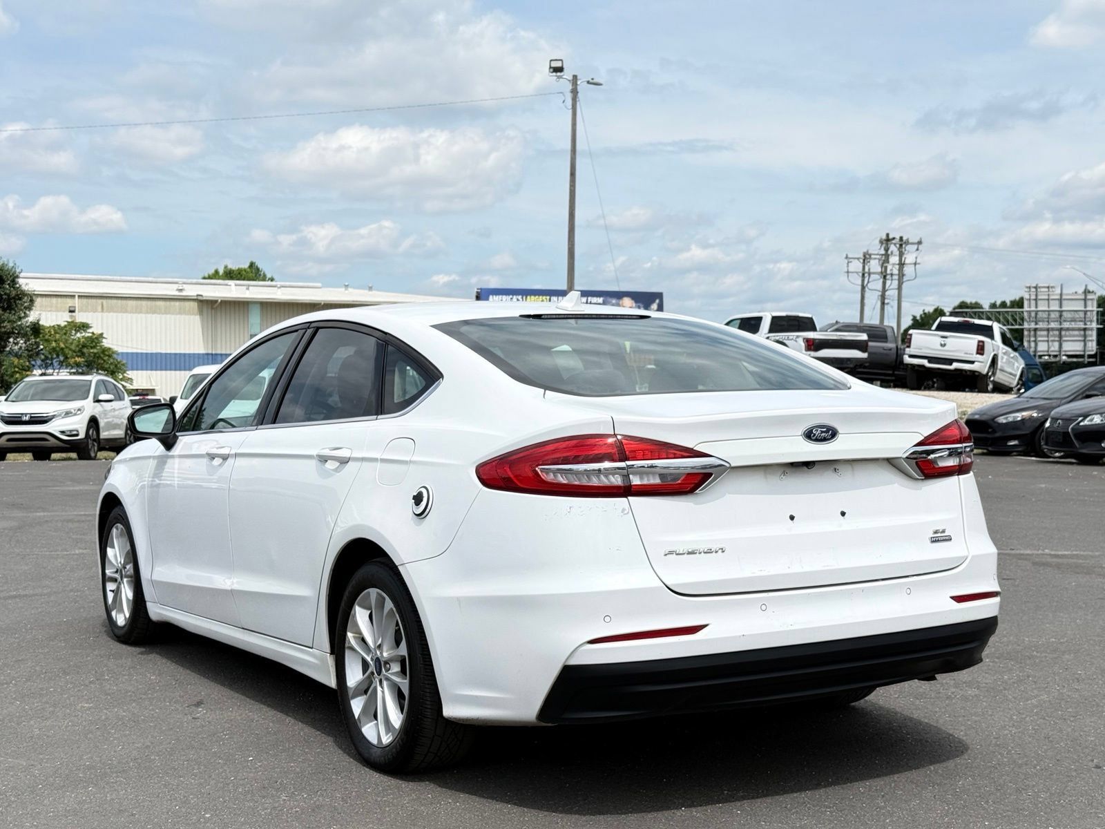 Used 2020 Ford Fusion SE FWD image 8