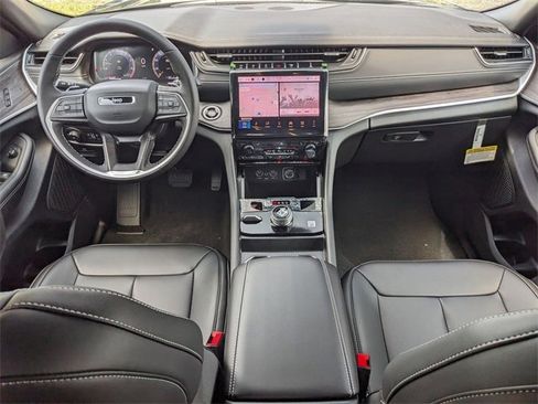 New 2025 Jeep Grand Cherokee L Limited image 14