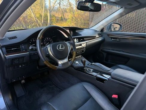Used 2013 Lexus ES 350 w/ Luxury Pkg image 9