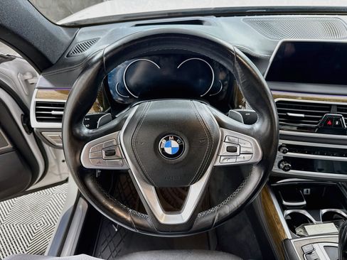 Used 2018 BMW 750i xDrive AWD/4WD image 18