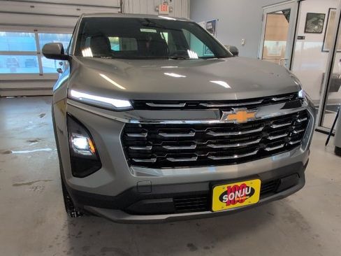 Used 2026 Chevrolet Equinox LT w/ Convenience Package II image 33