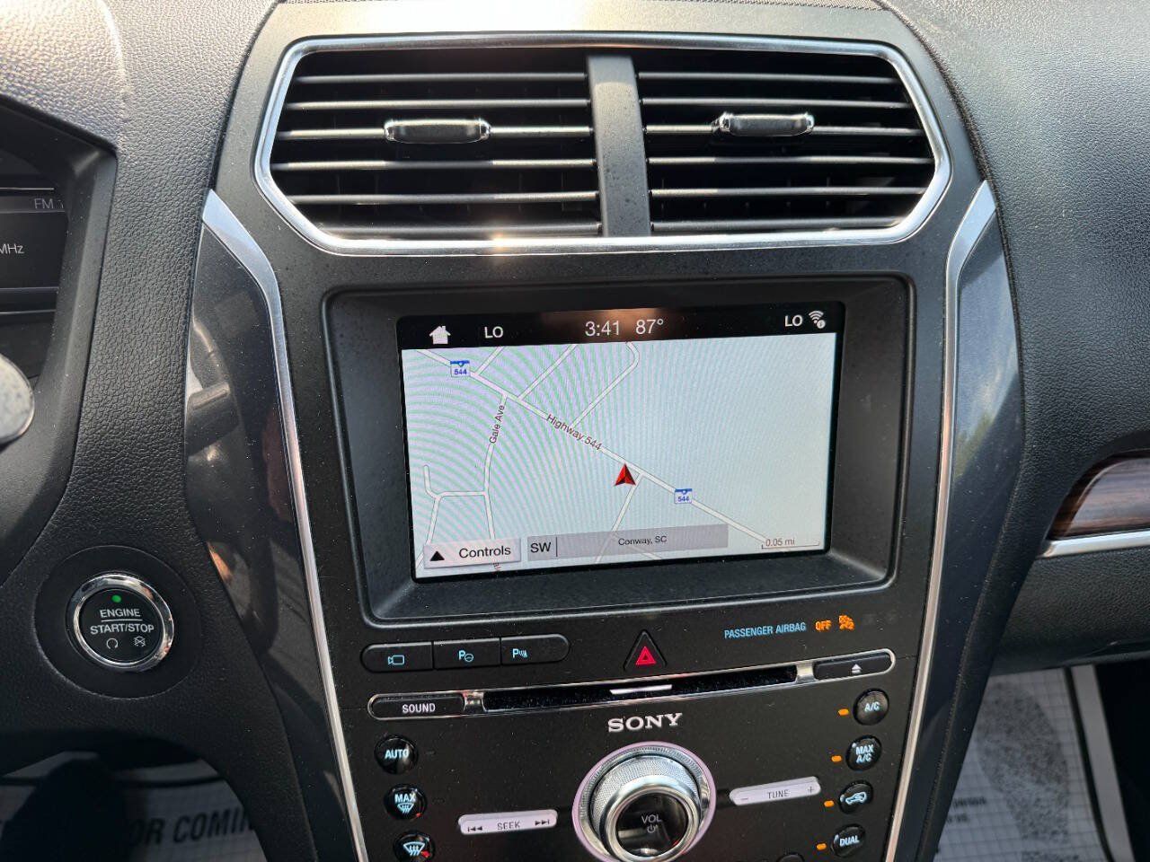 Used 2018 Ford Explorer Limited w/ Equipment Group 301A FWD image 19