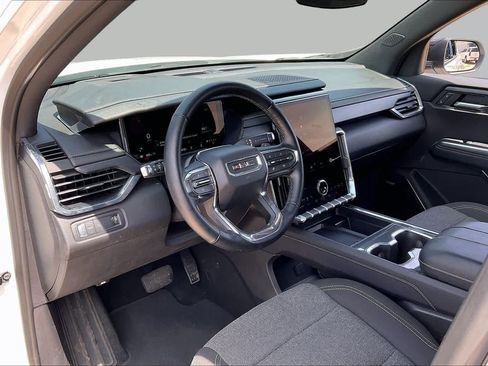 Used 2025 GMC Acadia Elevation FWD image 17