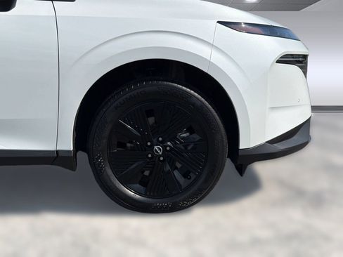 Certified 2025 Nissan Murano SV AWD/4WD image 16