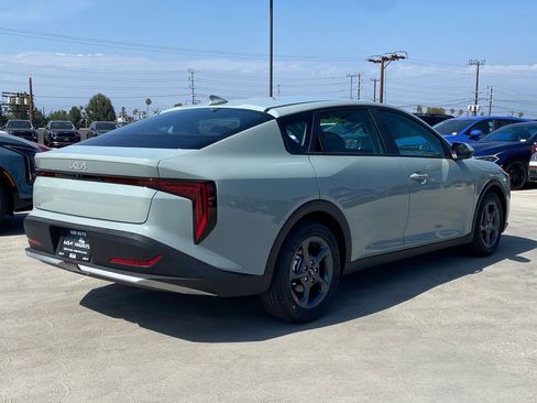 New 2026 Kia K4 FWD image 3