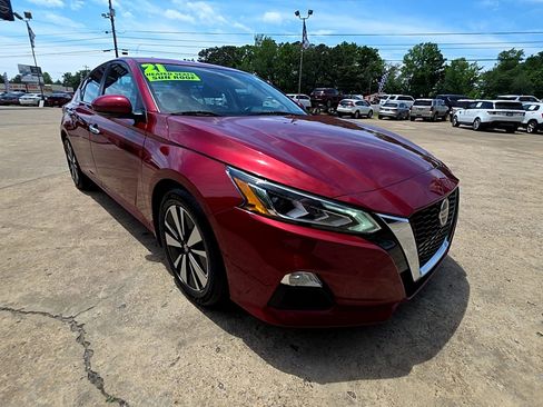 Used 2021 Nissan Altima 2.5 SV w/ SV Premium Package FWD image 3
