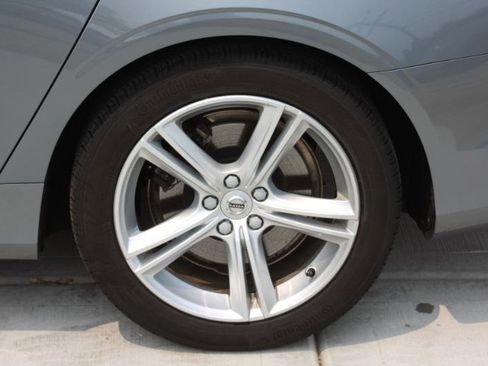 Used 2018 Volvo S90 T5 Momentum w/ Convenience Package image 31