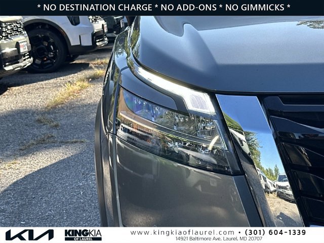 Used 2022 Nissan Pathfinder Platinum w/ Cargo Package AWD/4WD image 28