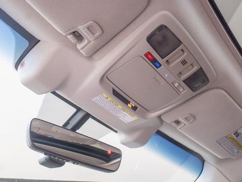 Used 2017 Subaru Outback 3.6R Touring image 14