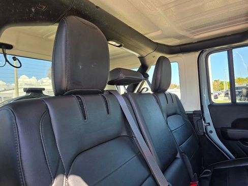 Used 2023 Jeep Wrangler Sahara w/ Cold Weather Group image 14