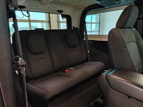 Used 2021 Jeep Wrangler Sport AWD/4WD image 15