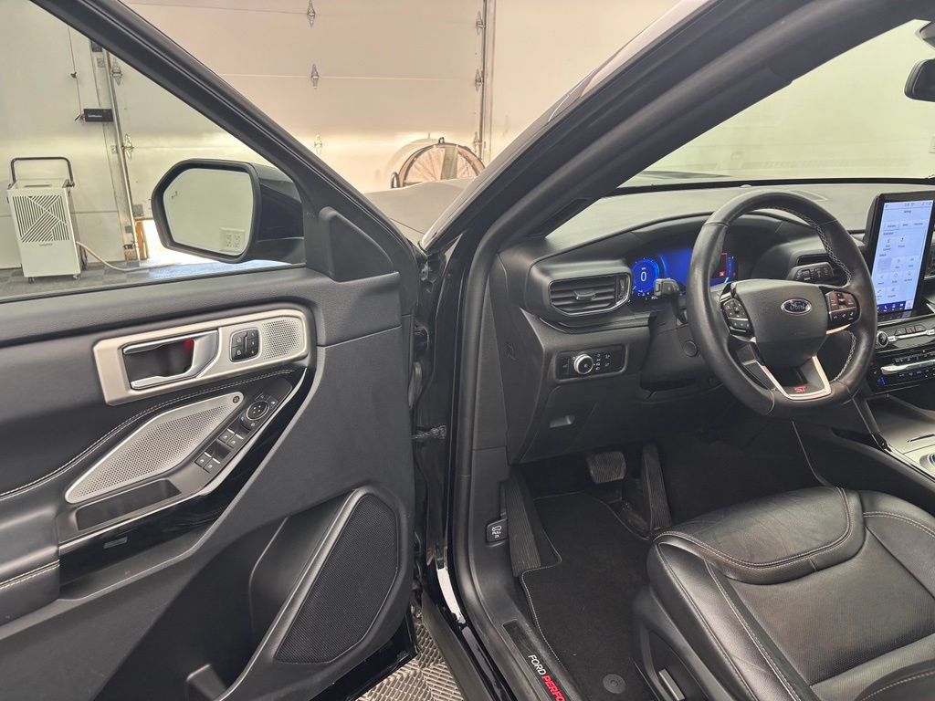 Used 2023 Ford Explorer ST w/ Equipment Group 401A AWD/4WD image 17