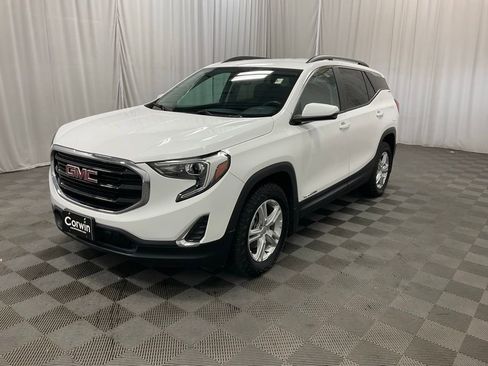 Used 2021 GMC Terrain SLE w/ Driver Convenience Package image 3