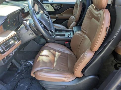 Used 2023 Lincoln Aviator Reserve w/ Equipment Group 201A image 17