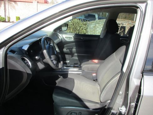 Used 2017 Nissan Pathfinder SV w/ Cargo Package image 14