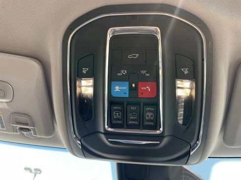 Used 2023 Jeep Grand Cherokee 4WD 4xe w/ Luxury Tech Group II image 32