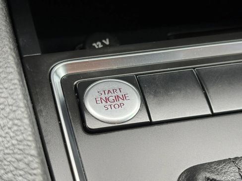 Used 2017 Volkswagen Jetta SE FWD image 34