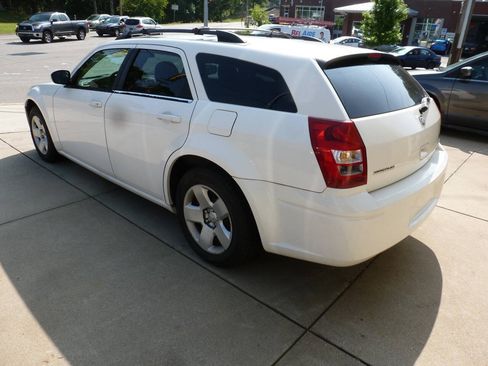 Used 2008 Dodge Magnum SE RWD image 3