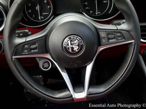Used 2019 Alfa Romeo Giulia Ti w/ Nero Edizione AWD/4WD image 18