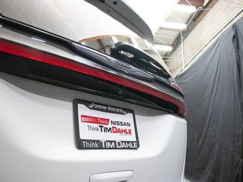 Used 2024 Chrysler Pacifica Touring-L FWD image 14