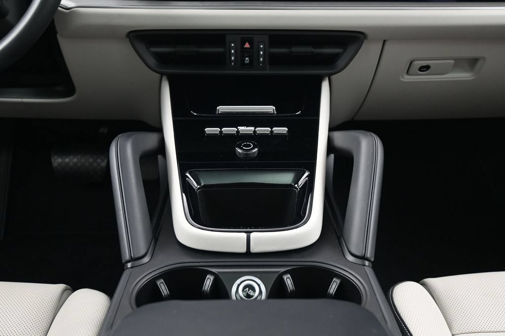 Certified 2026 Porsche Cayenne Coupe AWD/4WD image 9