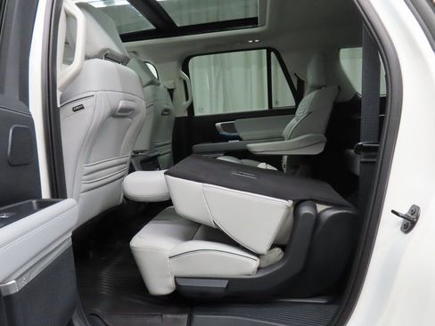 Used 2025 Ford Expedition Max Platinum w/ Platinum Ultimate Package image 59