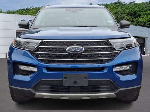Used 2022 Ford Explorer XLT w/ Equipment Group 202A AWD/4WD image 2