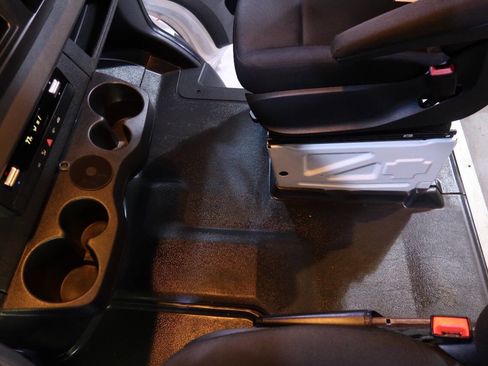 Used 2021 Mercedes-Benz Sprinter 2500 w/ Driver Convenience Package image 28