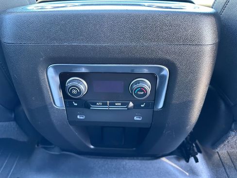 Used 2022 Chevrolet Tahoe High Country image 37