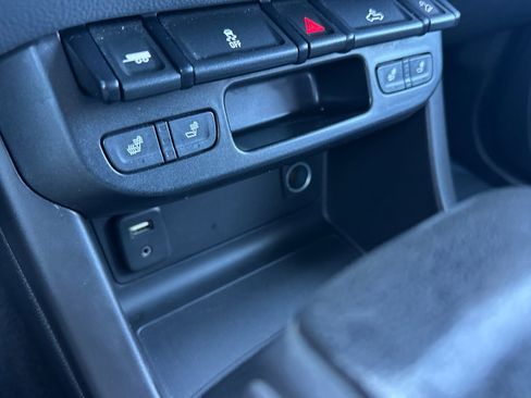 Used 2015 Chevrolet Colorado Z71 image 36