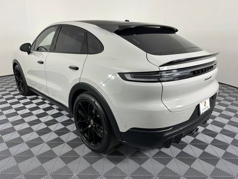 Certified 2024 Porsche Cayenne Turbo GT AWD/4WD image 3