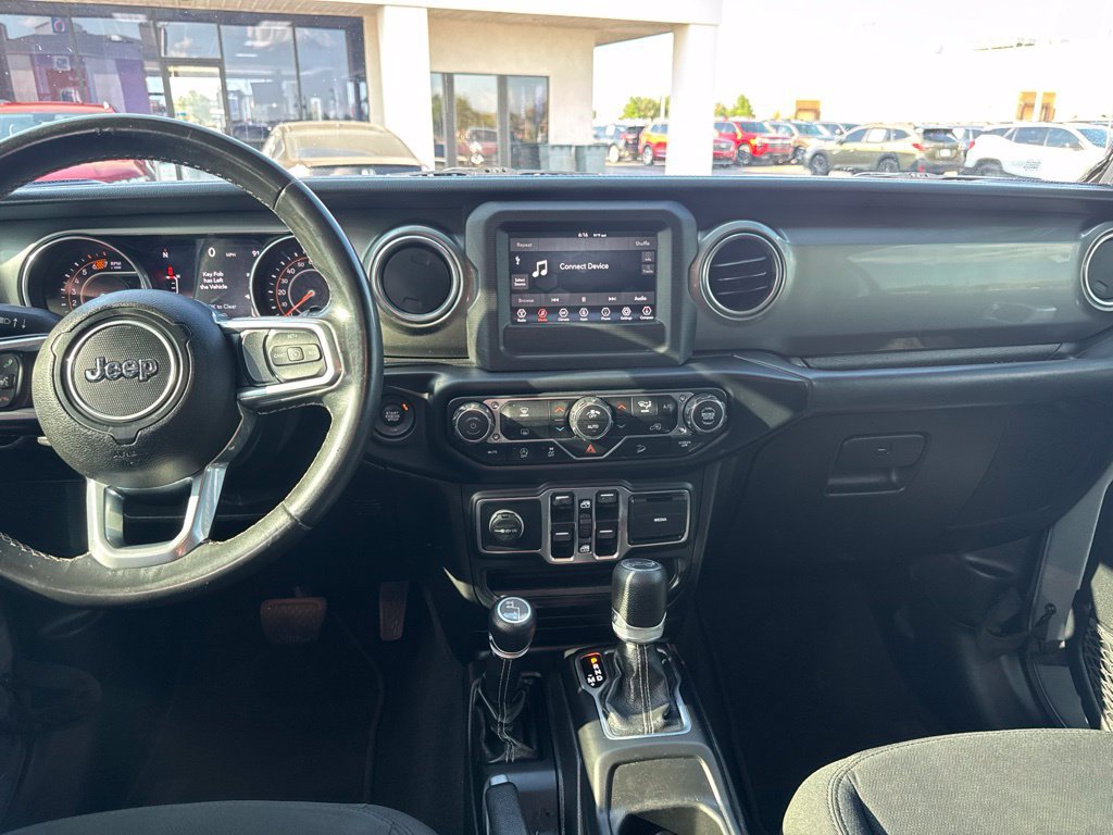 Used 2019 Jeep Wrangler Unlimited Sahara AWD/4WD image 16